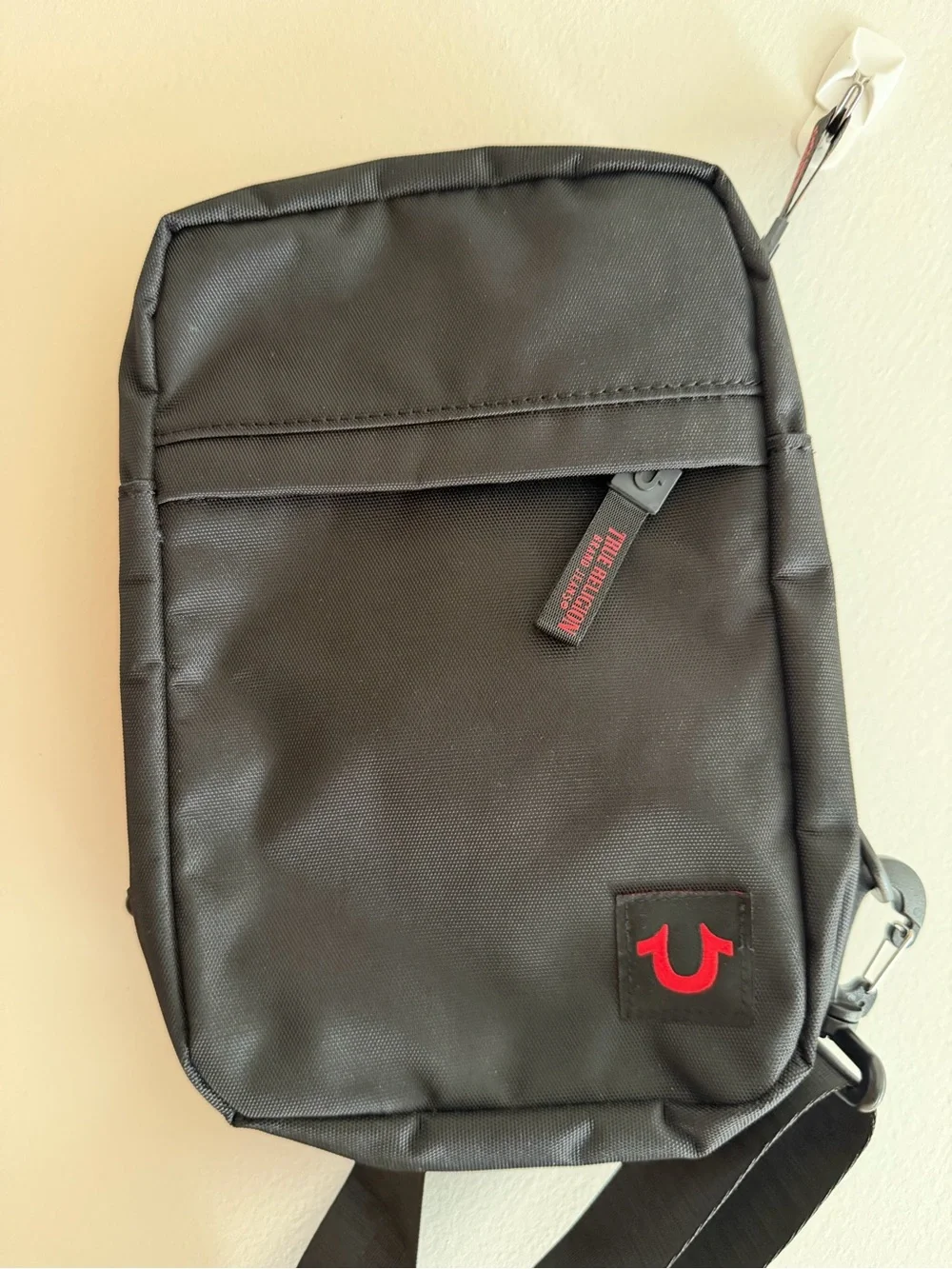 NWOT True Religion Red Black Sling Crossbody Shoulder Bag Adjustable Strap